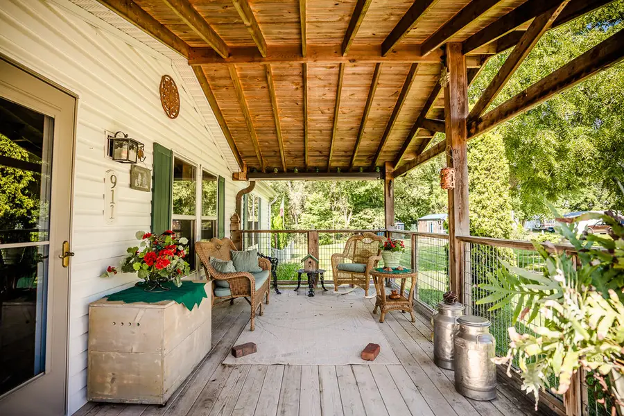 911 Coolidge Street, Glenwood, IA 51534 - #3