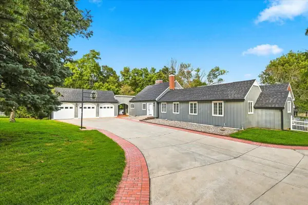 4 Prairie Hills Lane, COUNCIL BLUFFS, IA 51503