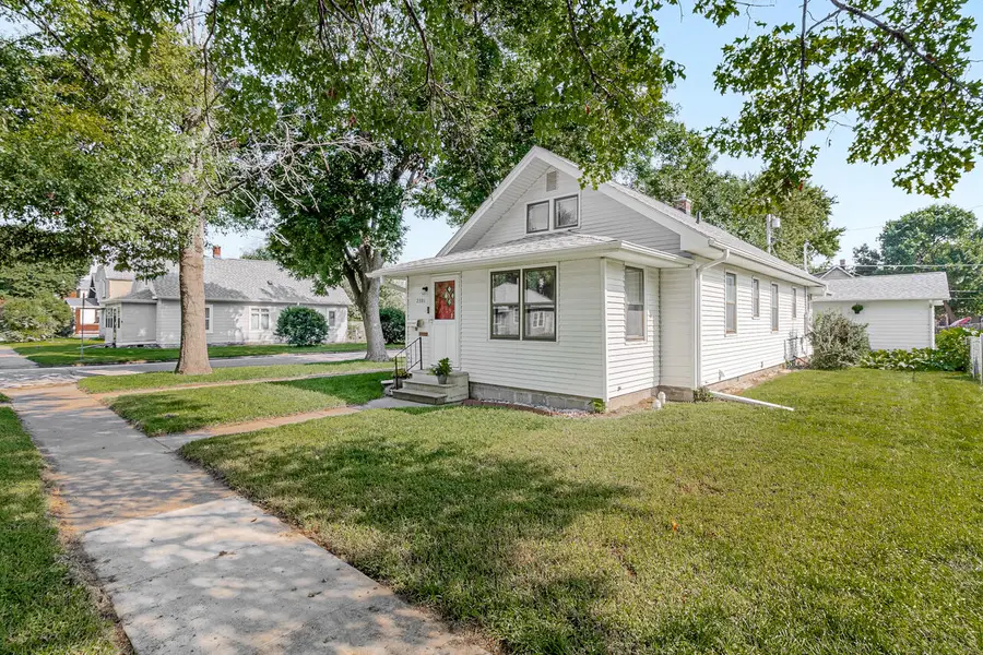 2301 Avenue D, Council Bluffs, IA 51501 - #2