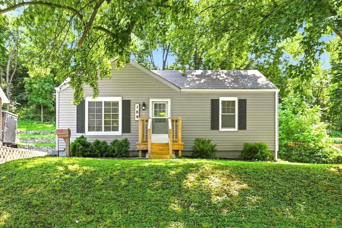 189 E Orchard Avenue, Council Bluffs, IA 51503 - #1
