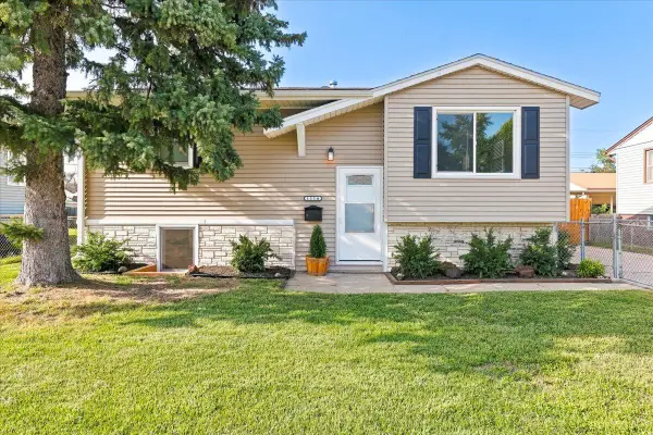 1116 Cachelin Drive, CARTER LAKE, IA 51510