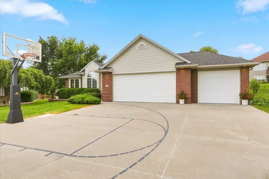 101 Garwin Circle, Council Bluffs, IA 51503 - #2