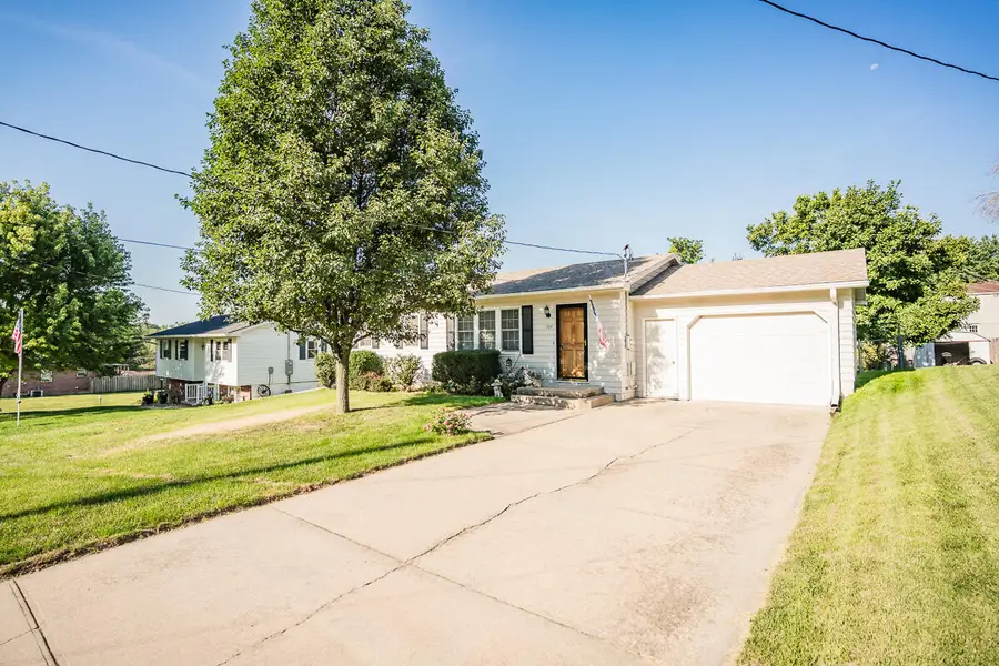 704 N Hazel Street, Glenwood, IA 51534 - #2