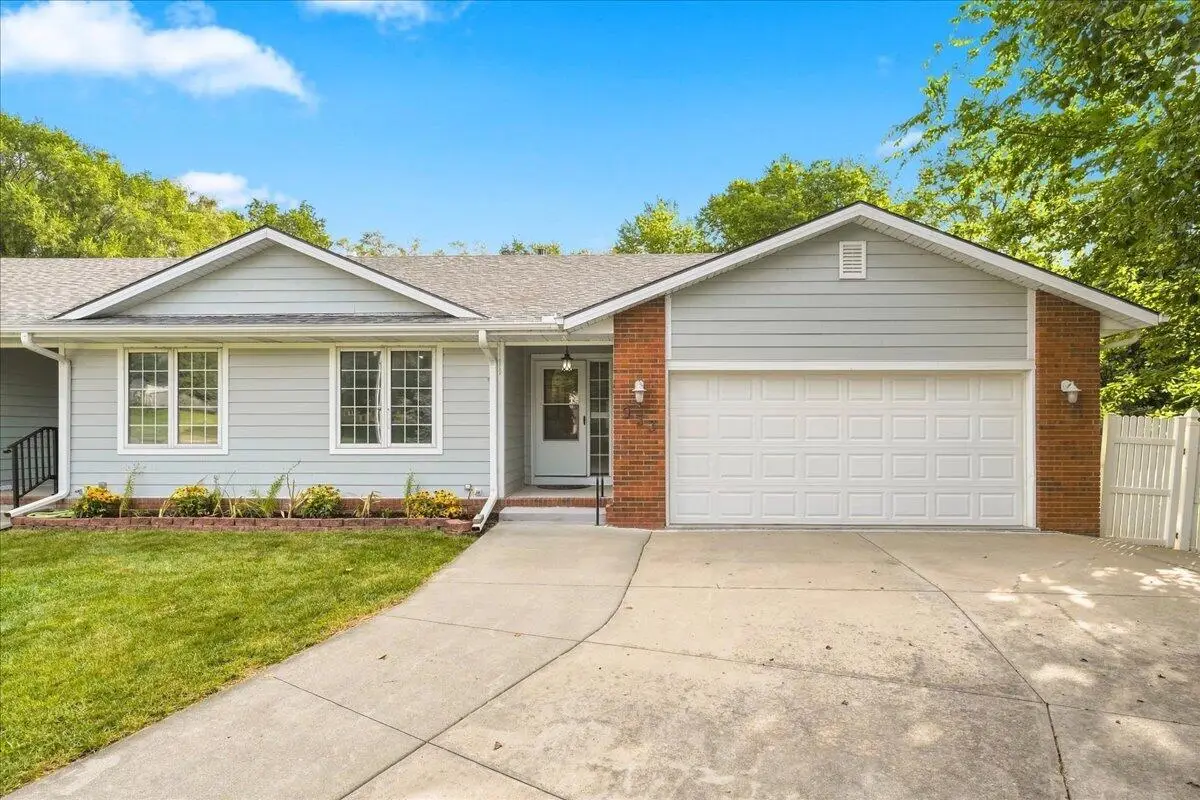 933 E Ridge Drive, Malvern, IA 51551 - #1