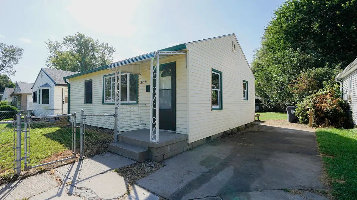 2729 Avenue F, Council Bluffs, IA 51501 - #1
