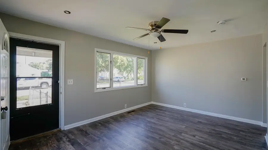 2729 Avenue F, Council Bluffs, IA 51501 - #2