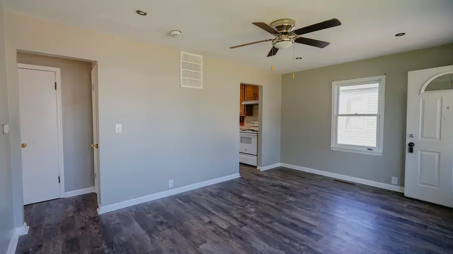 2729 Avenue F, Council Bluffs, IA 51501 - #3