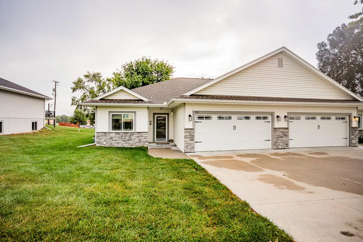 109 S Vine Street, Glenwood, IA 51534 - #1