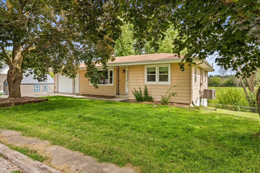 936 Oakland Avenue, Oakland, IA 51560 - #2