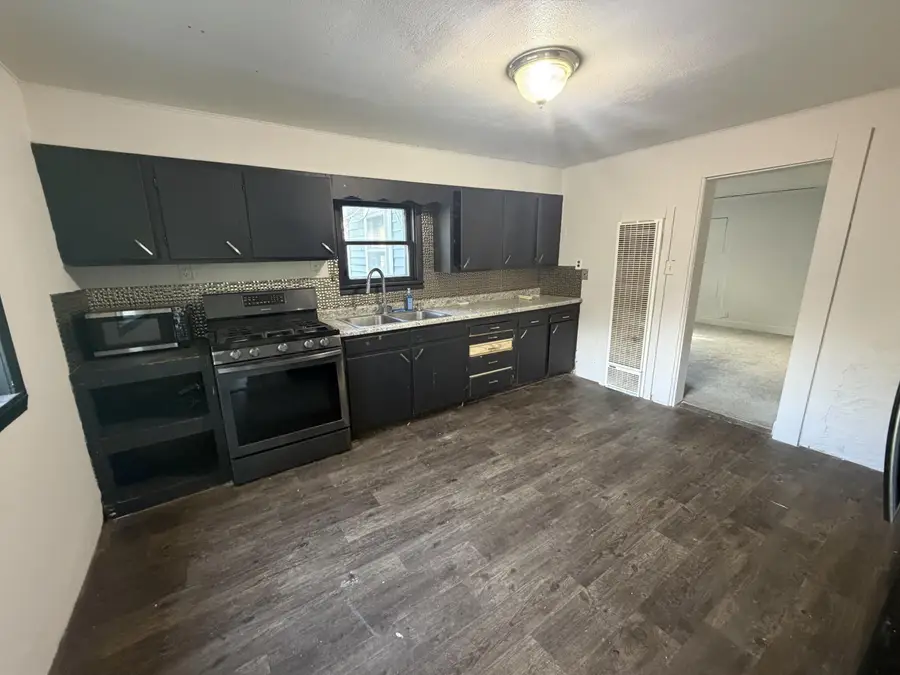 825 Lincoln Street, Whiting, IA 51063 - #3