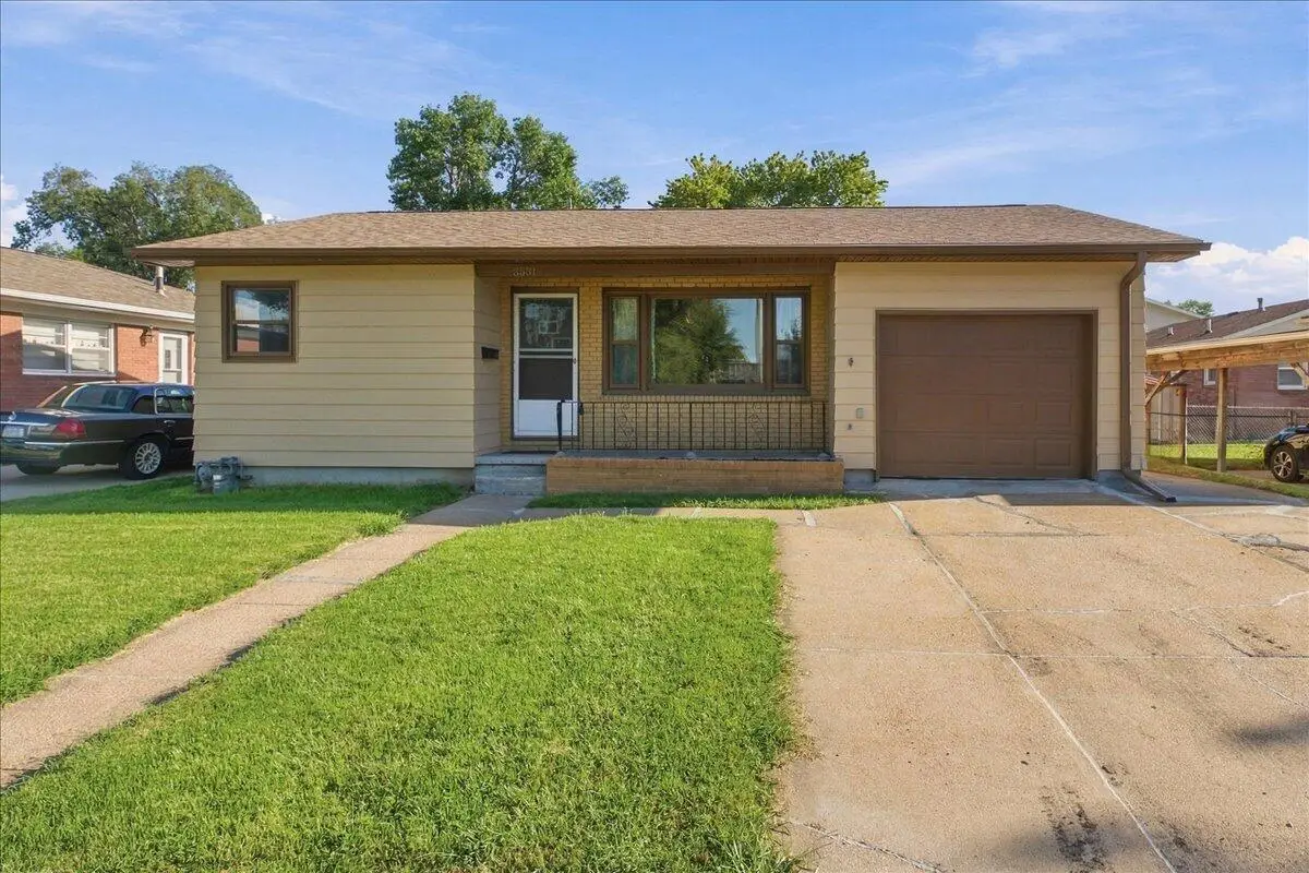 3531 Avenue G, Council Bluffs, IA 51501 - #1