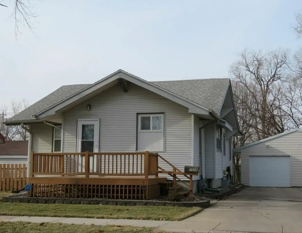 2526 S 10th Street, Council Bluffs, IA 51501 - #1