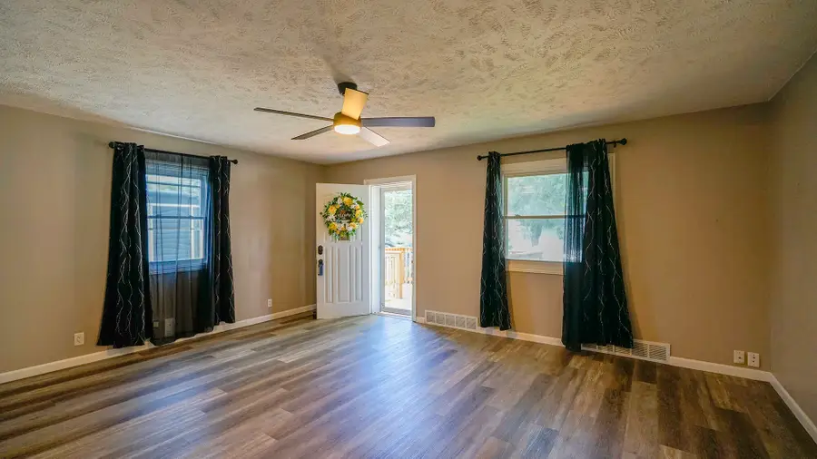 1015 25th Avenue, Council Bluffs, IA 51501 - #2