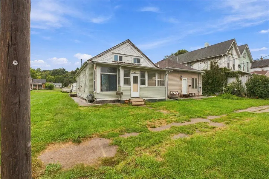 614 W Washington Avenue, Council Bluffs, IA 51503 - #2
