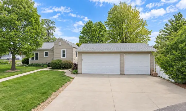 198 Carter Lake, CARTER LAKE, IA 51510