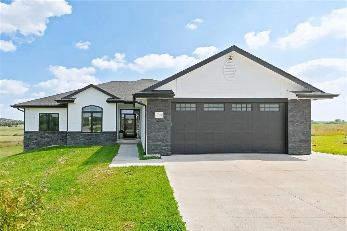 22561 Applewood Road, Glenwood, IA 51534 - #1