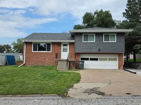 844 S Scenic Drive, OAKLAND, IA 51560