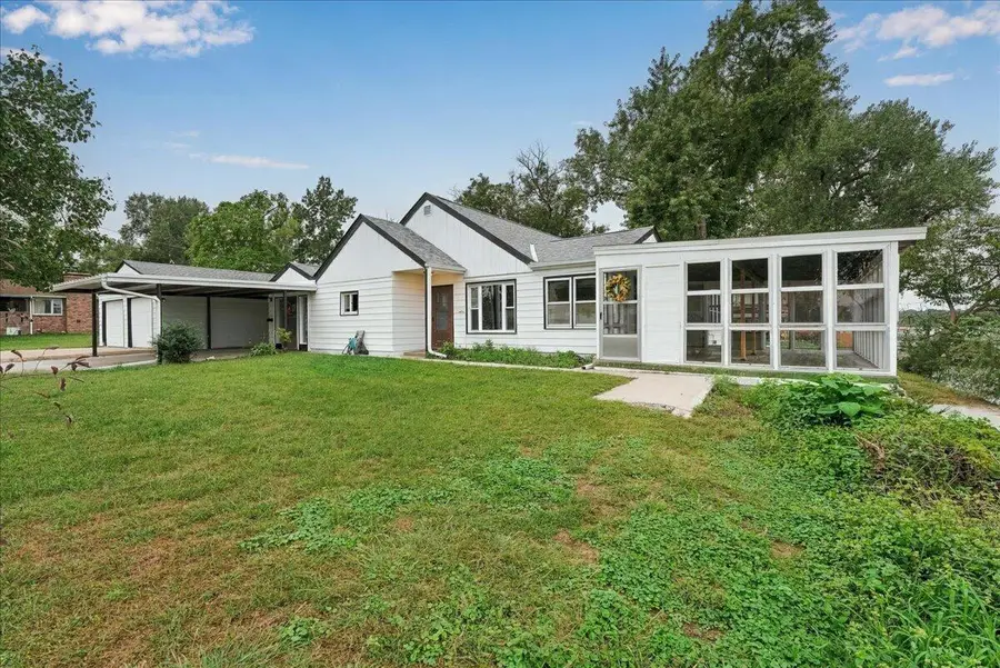 4428 N 7th Street, Carter Lake, IA 51510 - #2