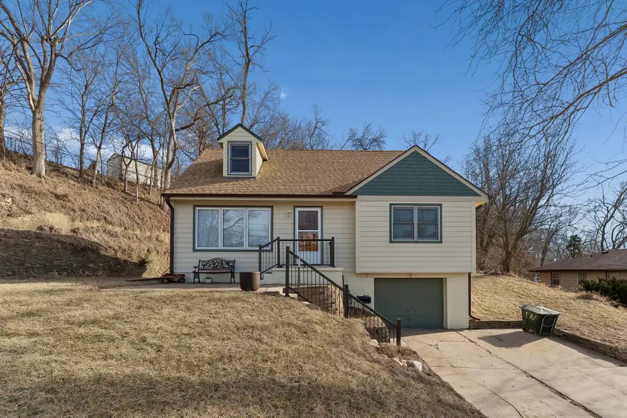 425 Mt Vernon Street, Council Bluffs, IA 51503 - #2