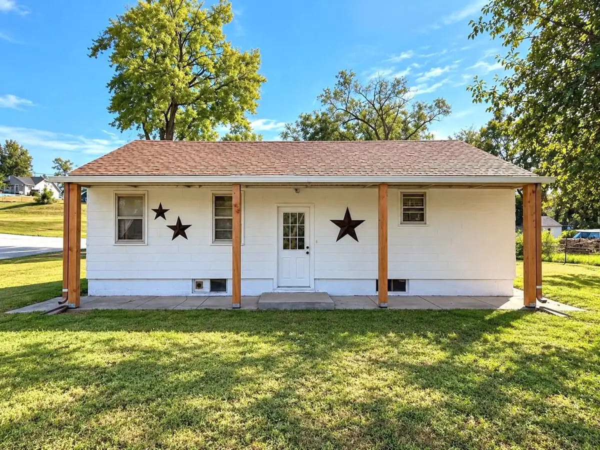 111 N Elm Street, Glenwood, IA 51534 - #1