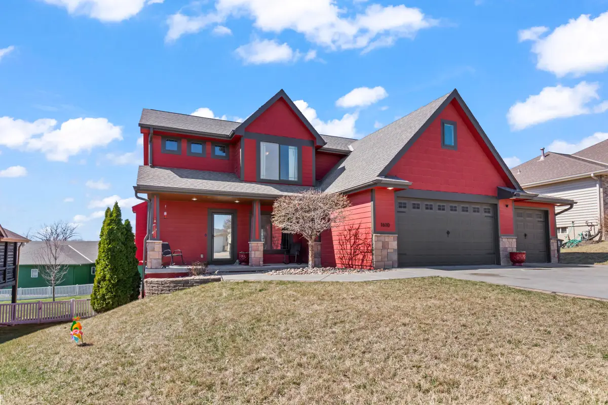 1610 Baldwin Circle, Council Bluffs, IA 51503 - #1