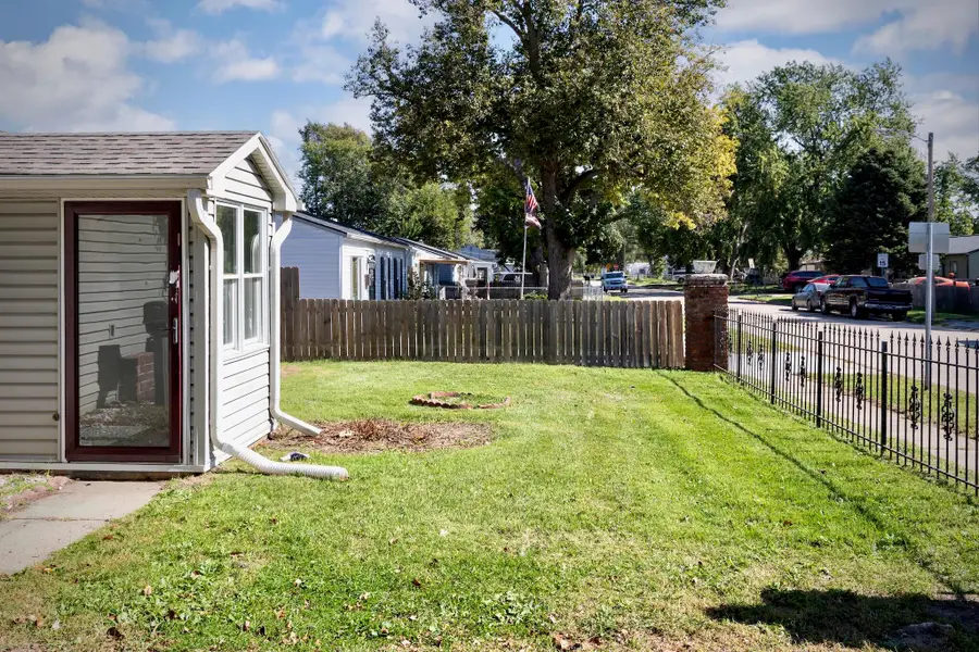 1302 Dorene Boulevard, Carter Lake, IA 51510 - #3