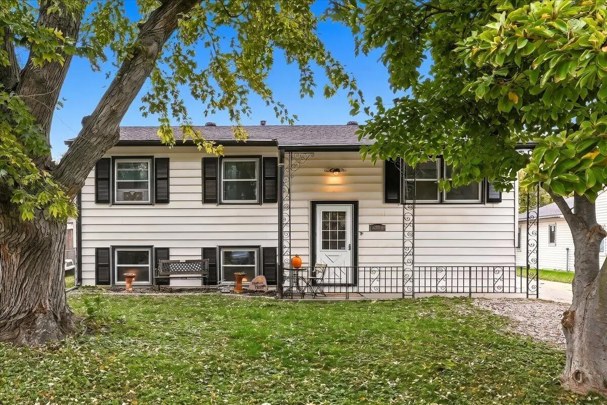 2916 Rawlins Drive, Council Bluffs, IA 51501 - #1