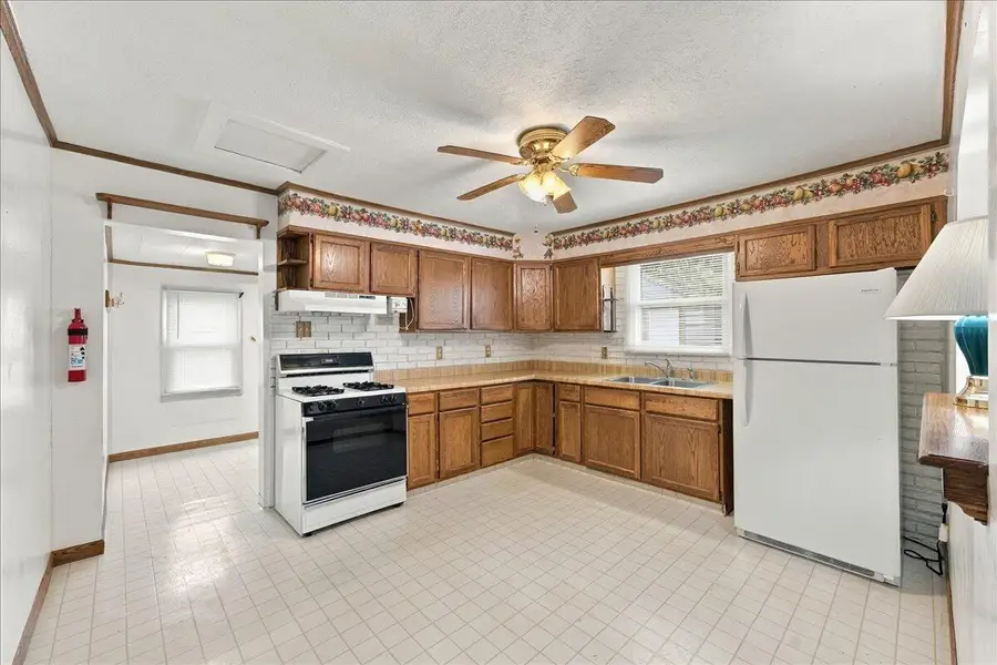 1705 Avenue H, Council Bluffs, IA 51501 - #3