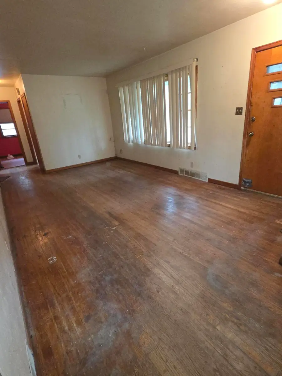 2505 Mann Avenue, Des Moines, IA 50310 - #3
