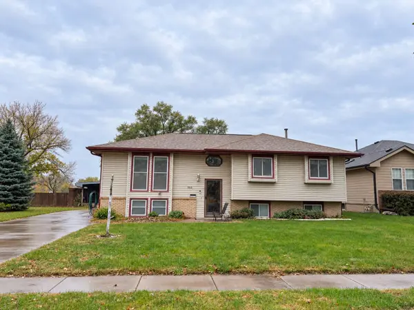 3208 N 11th Street, CARTER LAKE, IA 51510