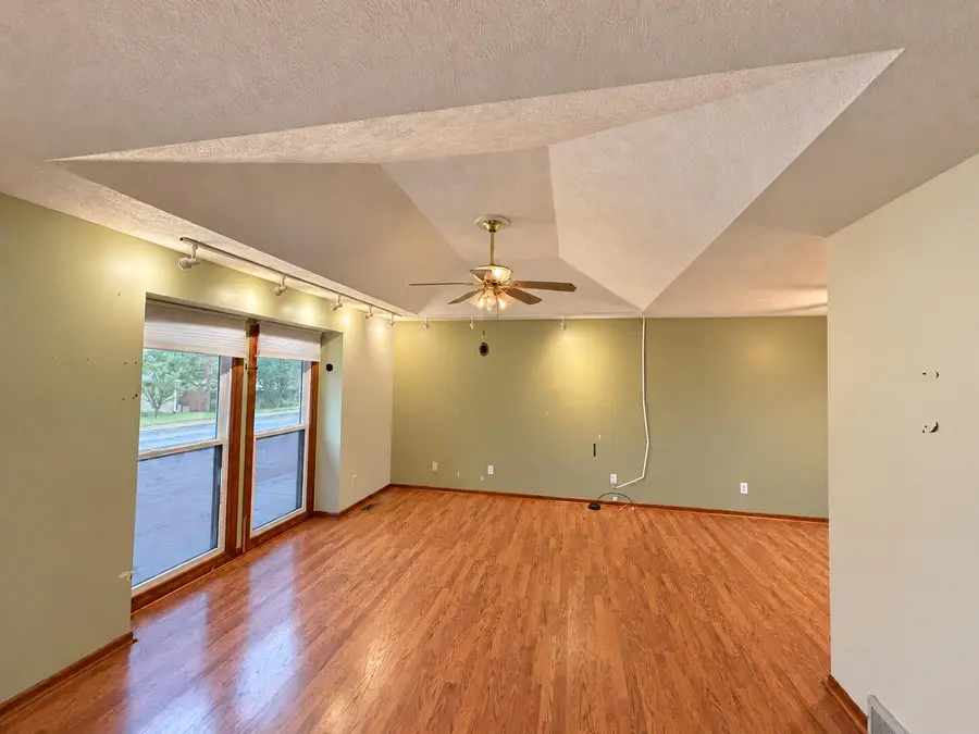 3208 N 11th Street, Carter Lake, IA 51510 - #2