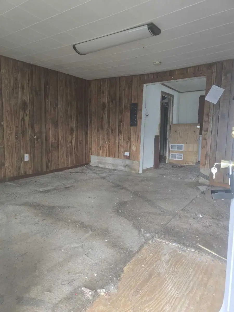 1905 S 8th Street, Council Bluffs, IA 51501 - #3