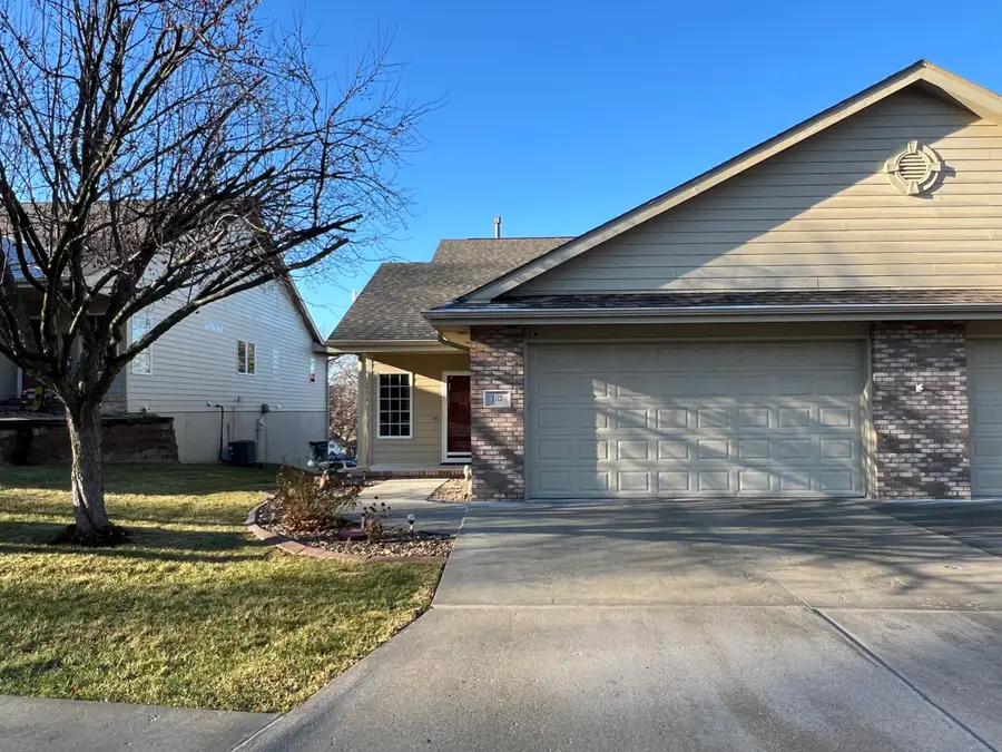 102 Greenview Circle, Council Bluffs, IA 51503 - Image #2