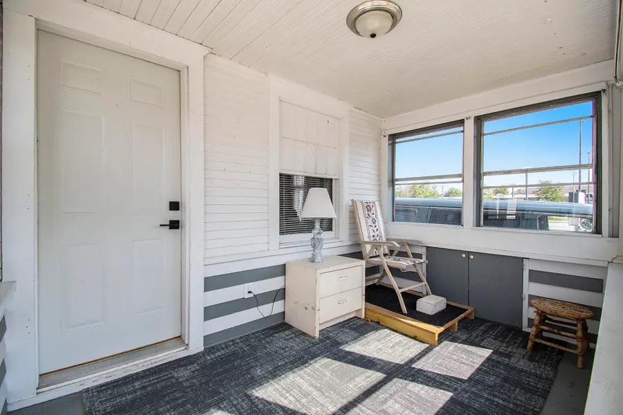 19 N 36th Street, Council Bluffs, IA 51501 - #3