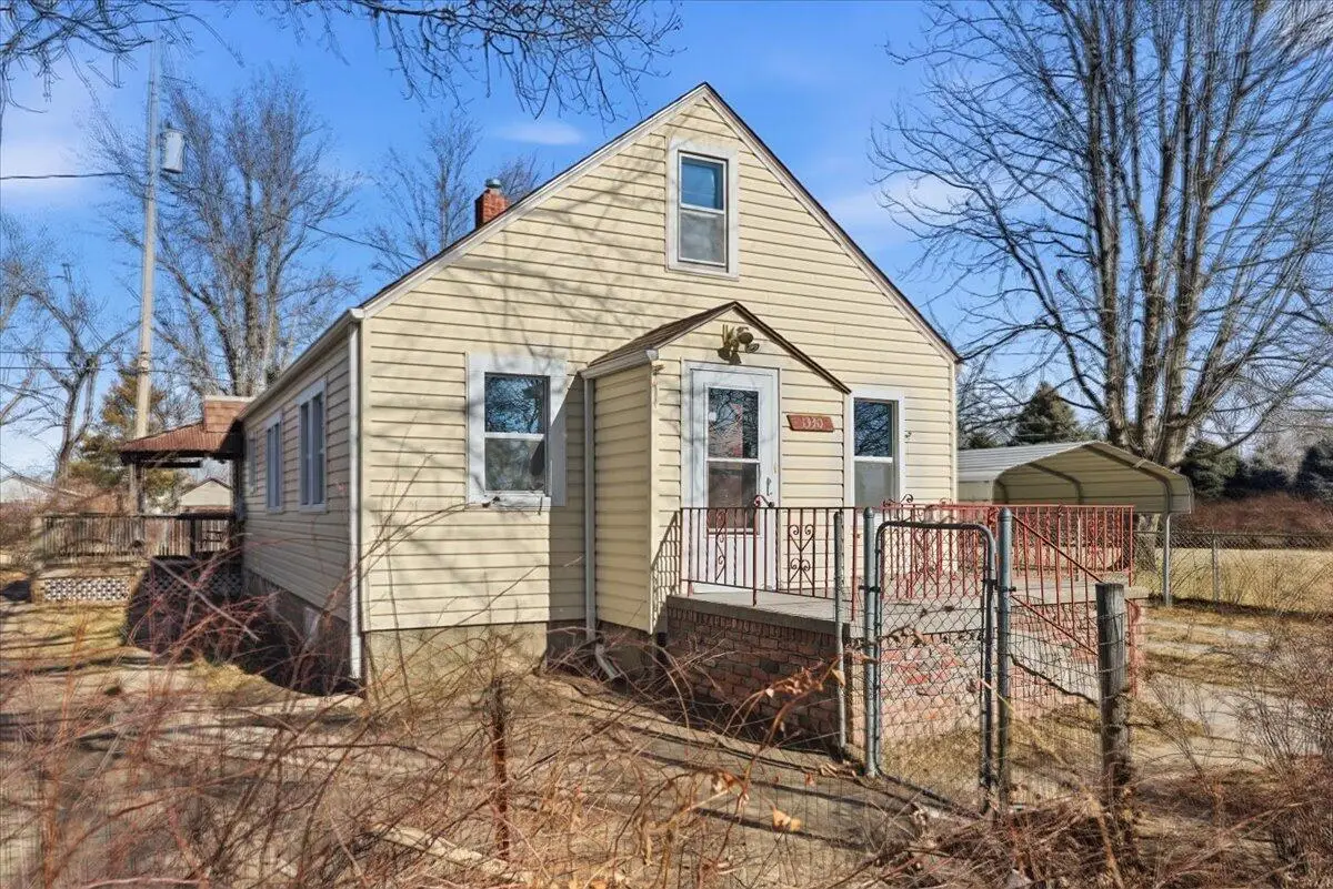 1330 Avenue O Avenue, Carter Lake, IA 51510 - #1