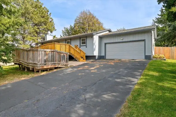 14651 Meadowbrook Lane, COUNCIL BLUFFS, IA 51503