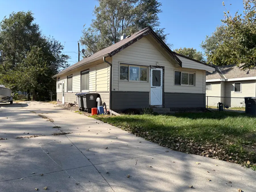 16 Black Hawk Street, Council Bluffs, IA 51501 - #2