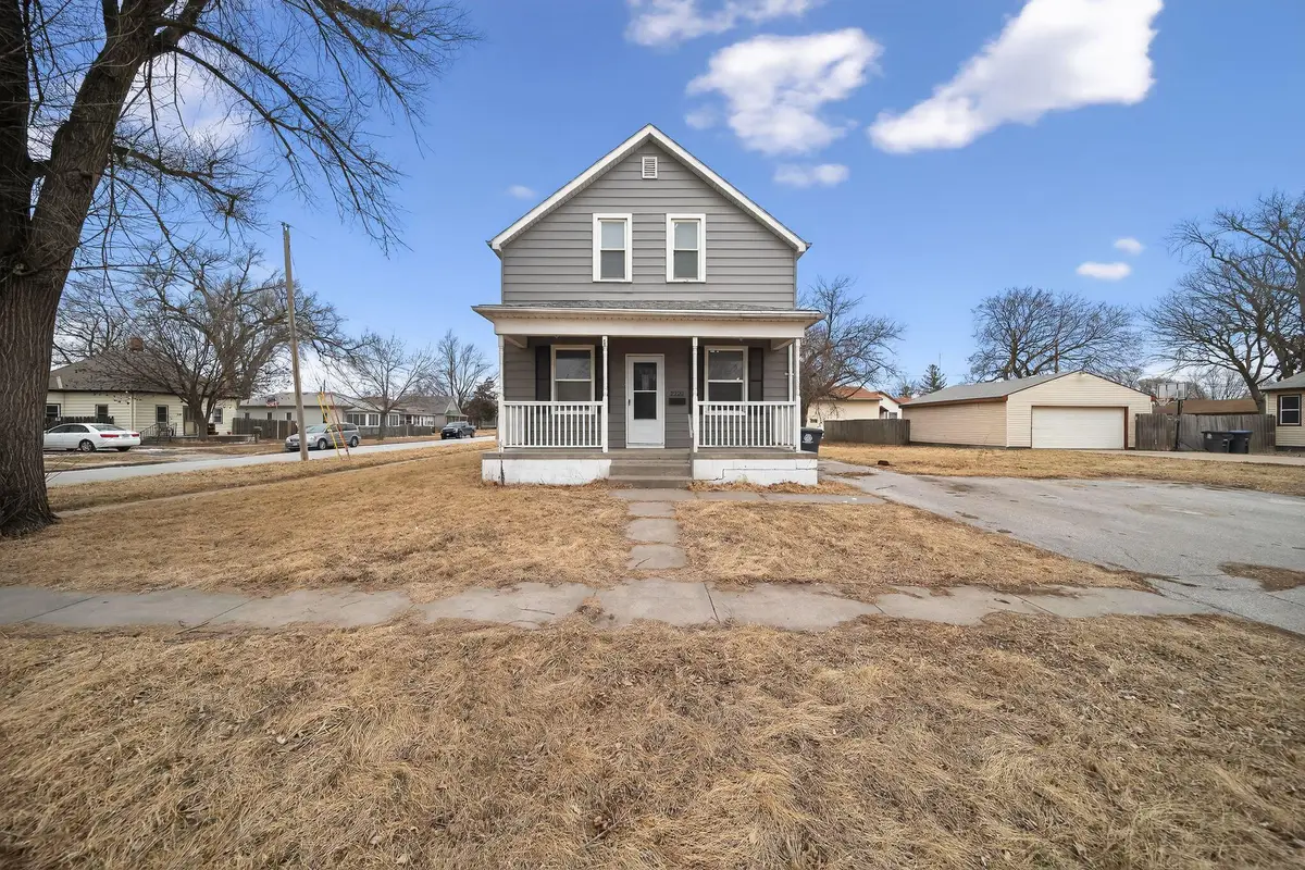 2220 8th Avenue, Council Bluffs, IA 51501 - #1