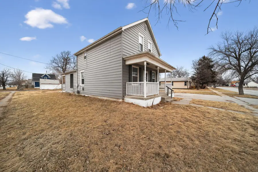 2220 8th Avenue, Council Bluffs, IA 51501 - #2