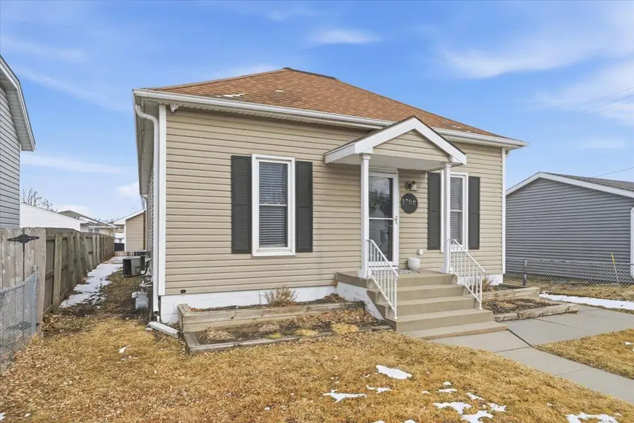 1708 Avenue L, Council Bluffs, IA 51501 - #2