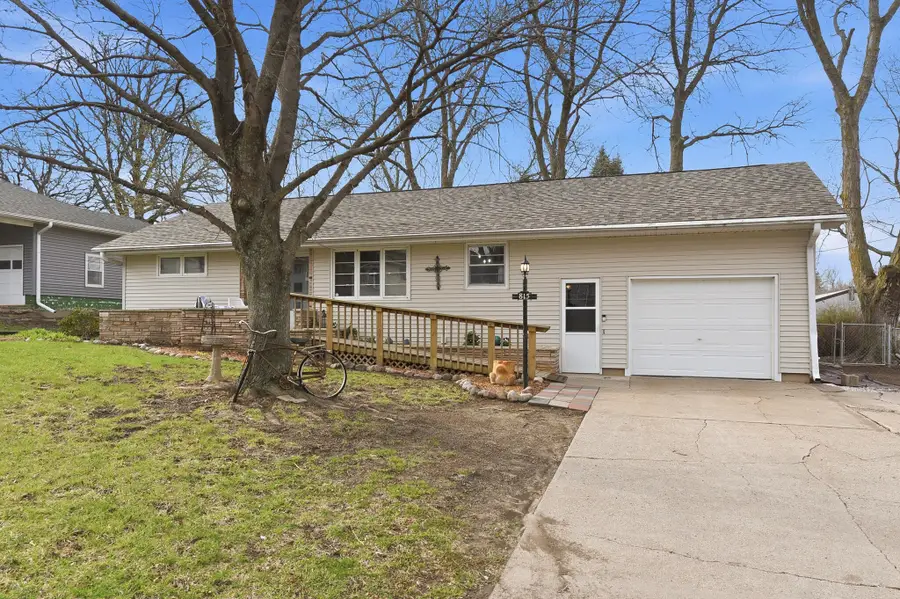 815 Palmer Avenue, Oakland, IA 51560 - #3