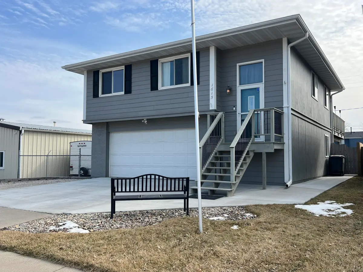 1615 Avenue M, Council Bluffs, IA 51501 - #1