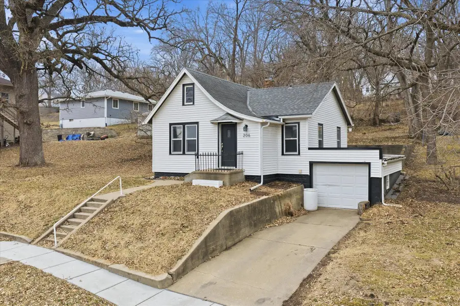 206 N Hazel Street, Glenwood, IA 51534 - #2