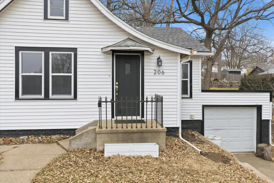 206 N Hazel Street, Glenwood, IA 51534 - #3