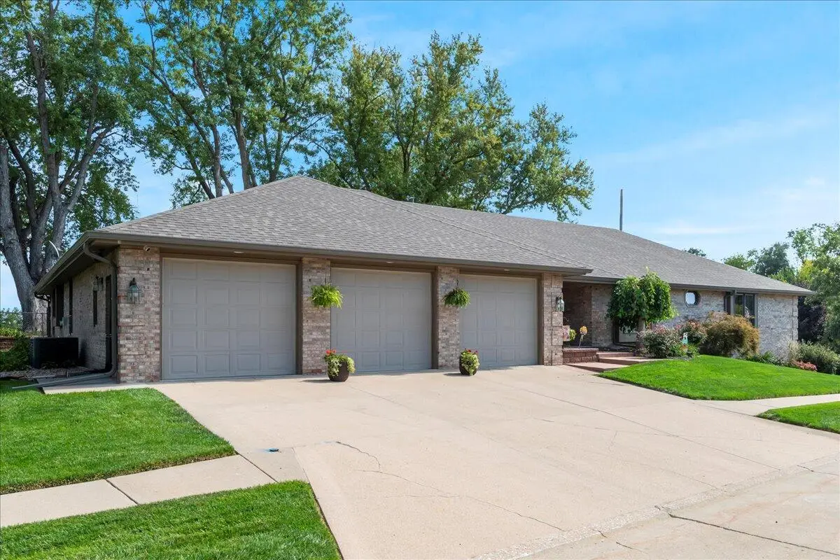 959 Tower Ridge Hollow, Council Bluffs, IA 51503 - #1