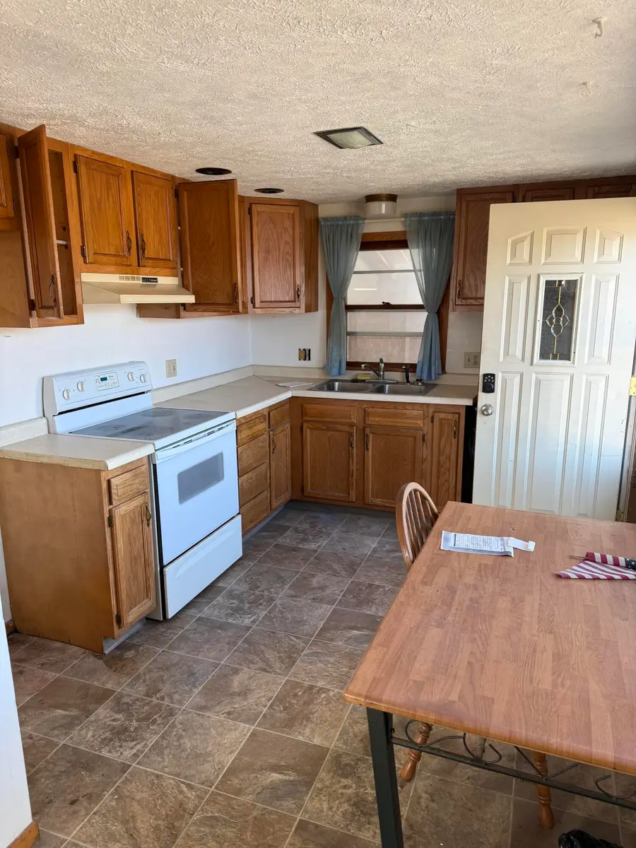 104 N Kearney Street, Oakland, IA 51560 - #3