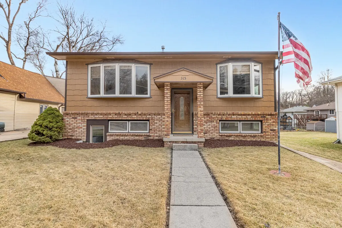 315 W Oak Street, Council Bluffs, IA 51503 - #1