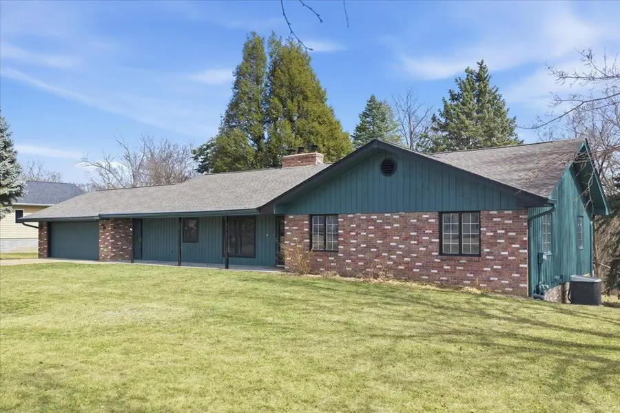 2491 Liberty Avenue, Missouri Valley, IA 51555 - #2