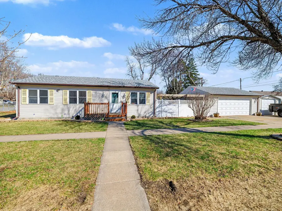201 S 18th Street, Council Bluffs, IA 51501 - #3