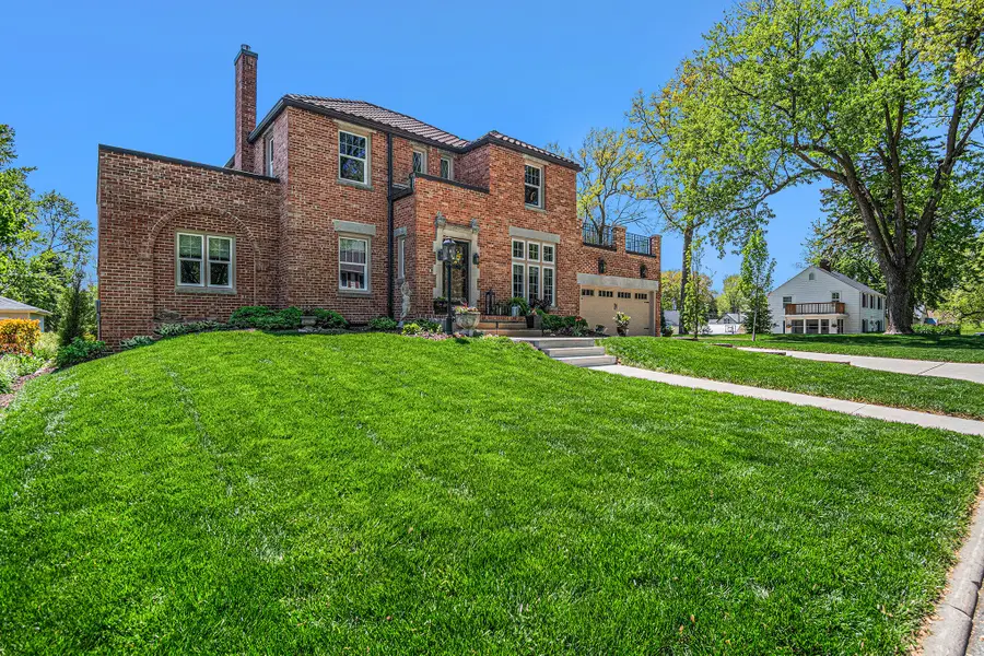 1020 E Valley Street, Red Oak, IA 51566 - #3